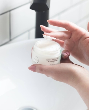 5 Rekomendasi Produk Moisturizer dengan Kandungan Anti-aging