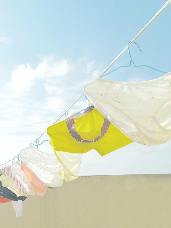 6 Tips Membersihkan Underwear dari Noda