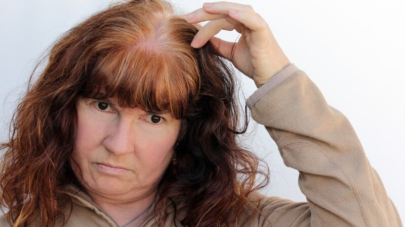 Manfaat-rosemary-oil-untuk-rambut