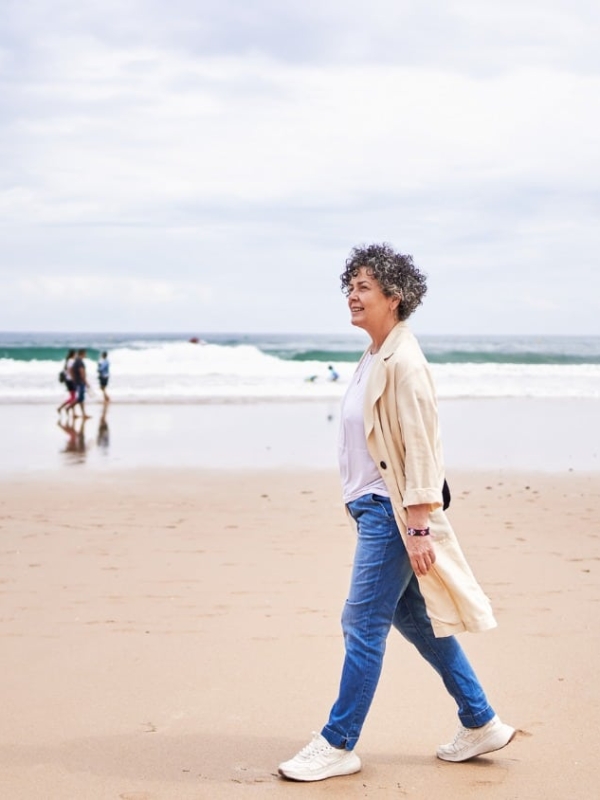 5 Cara Membersihkan Pakaian Sisa Berlibur ke Pantai